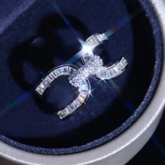 925 Silver Baguette Ring - Picture 5 of 16